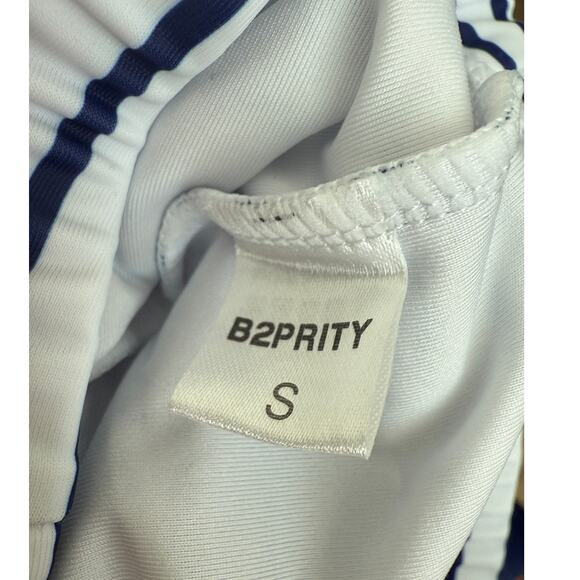 B2PRITY Women's Tankini Swim Set Size S Navy Stripe Shorts Nautical Sporty NWT - Picture 4 of 4